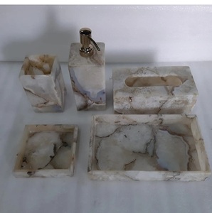 Juego de baño de resina estructurada de alta exigencia Accesorios de baño de calidad superior y Superfinos extraordinarios a la venta - Product Image 5