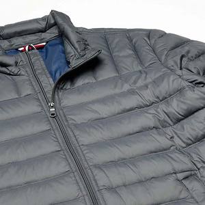 Veste matelassée imperméable personnalisée pour hommes Séchage rapide et respirabilité Style High Street Qualité unique Mode hivernale avec fermeture à glissière - Product Image 4