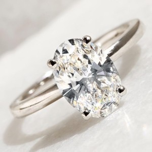 Anillo de compromiso de moissanita de corte ovalado de 10x8mm | Anillo nupcial de boda solitario | Joyería fina de oro y plata personalizada OEM al por mayor - Product Image 3