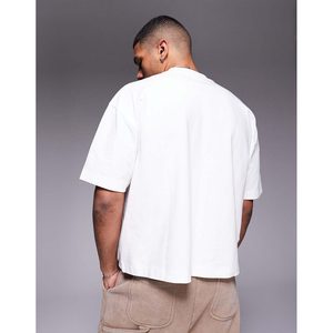 Camiseta de verano de alta calidad con logotipo de color personalizado OEM para hombre Camiseta de verano refrescante con cuello falso y hombros caídos para hombre - Product Image 3