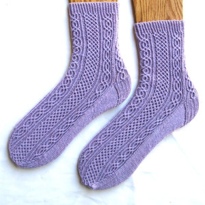 Fabricant de chaussettes en polyester tricotées en gros avec logo personnalisé OEM Chaussettes universelles pour hommes Chaussettes tricotées à manches - Product Image 2