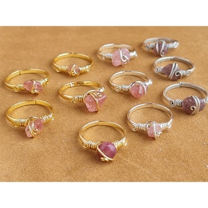 Anillos de Piedras Preciosas Chapados en Oro de Estilo Bohemio, Joyería de Latón con Diseño Único - Product Image 3