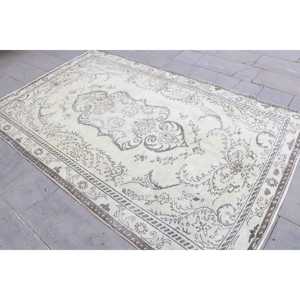 Grand tapis vintage 5,3x8,6 pi (161x263 cm), tapis turc à bordure blanche - Product Image 2