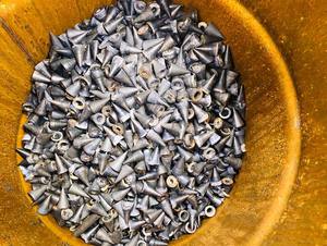 เศษทังสเตนคาร์ไบด์ เกรด LMS รูปทรงเกล็ด สำหรับใช้ในอุตสาหกรรมอากาศยาน วัสดุคุณภาพสูง ใช้ได้กับเหล็ก HSS ด้วย - Product Image 3