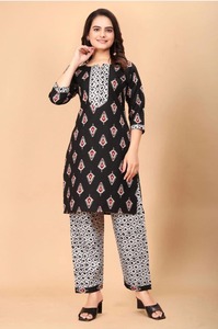 Robe Kurti kurta en coton à motif long imprimé de créateur indien de haute qualité pour dames dernière collection de l'Inde 2024 - Product Image 5
