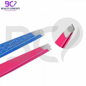 Pince à épiler classique à pointe inclinée en acier inoxydable de précision, outil de beauté durable pour femmes et hommes - Product Image 3