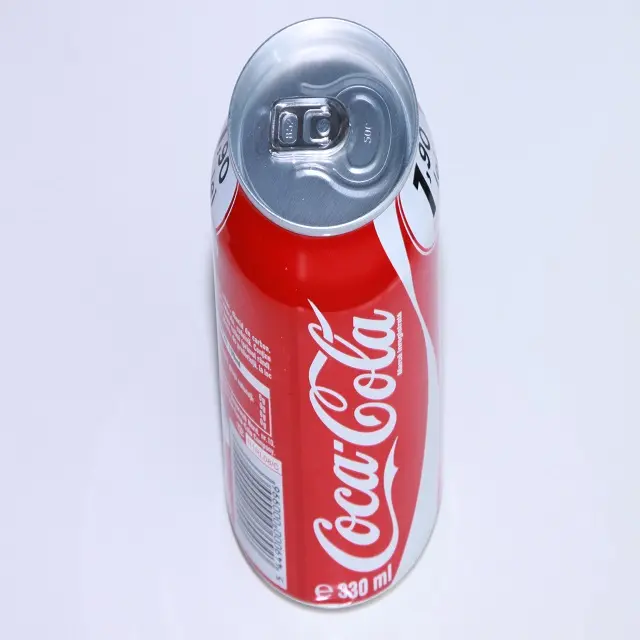 कोका कोला 330ml शीतल पेय थोक कीमतों स्टॉक में उपलब्ध