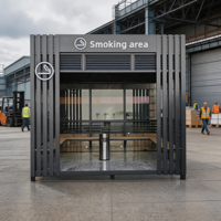 Cabine de fumage extérieure personnalisée avec structure en acier inoxydable, verre trempé et ventilation pour les espaces publics
