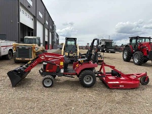 รถแทรกเตอร์ขนาดเล็ก Massey Ferguson GC1705 พร้อมชุดตักหน้า DL100, รถแทรกเตอร์สีแดงขับเคลื่อน 4 ล้อ สำหรับงานเกษตรและสวน - Product Image 3