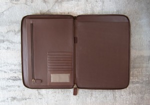 แผ่นหนัง A5โฟลเดอร์ช็อคโกแลต (29ซม. X 21ซม. x 2ซม.) สามารถปรับแต่ง LP5-0054เองได้ - Product Image 5