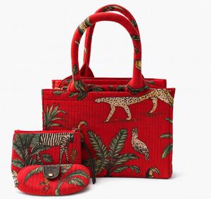 Ensemble de sacs fourre-tout matelassés en tissu de coton de qualité supérieure, élégants, durables, spacieux, avec broderies et chaînes à fermeture éclair pour femme, idéal pour l'été et l'usage quotidien. - Product Image 1