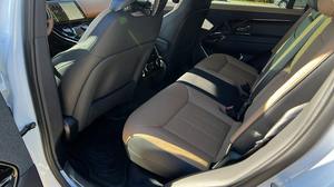 SUV de Lujo Dinámico SE 2023 2024 Usado, Interior Premium, Suministrado desde Japón - Product Image 3