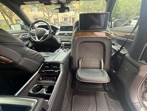 BMW 750i 2018 en Excelente Estado - Product Image 2