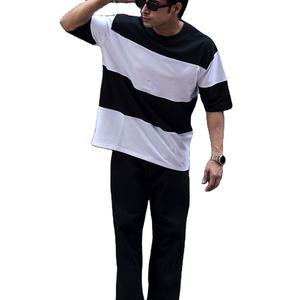 Camiseta de Dos Tonos con Bloques de Color, Camiseta de Corte y Costura de Dos Colores, Camiseta de Cuello Redondo con Bloques de Color Blanco y Rosa Coral para Hombre - Product Image 3