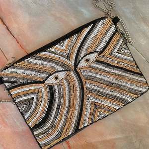 ¡Novedad de 2025! Bolso con cuentas de lanzamiento, bolso de mano con cuentas a la moda para mujer, disponible a precio asequible para exportación - Product Image 2