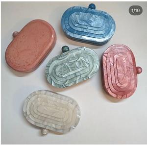 Venta al por mayor de alta calidad de moda monedero marco resina embrague moderno mujeres bolsos monederos y bolsos de lujo monedero personalizado bolsas de resina - Product Image 4