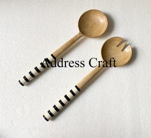 Ensemble de serveurs à salade en bois naturel durable avec poignée de conception créative Vaisselle en matériau écologique Outils de service Outils de cuisine personnalisés - Product Image 5