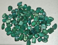 2025 pierres précieuses en vrac émeraude polies lisses couleur verte naturelle mélange forme taille attrayante pierre émeraude coupe ovale