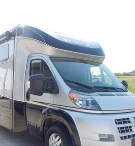 Camping-car classe C Dy N-a-m-a-x RE-V M-o-t-o-r-h-ome 2018, occasion en excellent état, avec remorque conteneur pour appartement et camping - Product Image 5