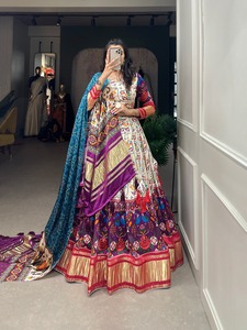 Lehenga choli ผ้าไหมบริสุทธิ์พิมพ์ดิจิตอลโดย Fab Zone - Product Image 5