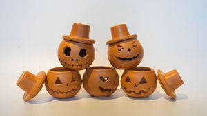 PORTAVELAS DE TERRACOTA DE CALABAZA DE HALLOWEEN A PRECIO BARATO TAMAÑO PEQUEÑO PARA DECORACIÓN DE HALLOWEEN PRODUCTOS DE TERRACOTA HECHOS A MANO 2025 - Product Image 6