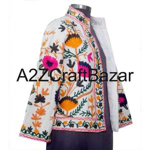 Chaqueta Bomber Suzani Tejida a Mano para Mujer, Abrigo Boho de Invierno, Chaqueta Regular Acolchada Multicolor Bordada a Mano, Venta al por Mayor - Product Image 5