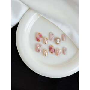 Ongles press-on élégants Muse : Design de nail art élégant et stylé - Product Image 2