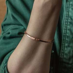 Bracelet manchette en cuivre fait main pour hommes femmes amoureux à la mode Design diamant martelé finition chrétienne Vintage fête mode - Product Image 2