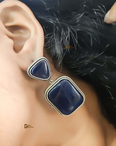Pendientes Réplica Plateados con Piedra Monalisa para Niñas, Ideales para Fiestas y Regalos - Product Image 2