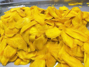 Tranches de mangue séchées dorées du Vietnam disponibles en vrac pour les acheteurs mondiaux - Product Image 2