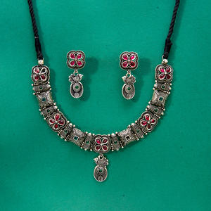 Conjunto de joyería de latón de estilo lindo de calidad de exportación hecha a mano, collar de diamantes de imitación de cristal chapado oxidado, pendientes para mujer - Product Image 4