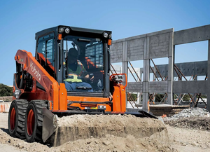 รถตักล้อยาง Kubota SSV65 ปี 2023 สภาพดี รถตักขนาดเล็ก บรรทุกหน้าได้ 7 ตัน พร้อมระบบ MOOG สำหรับงานก่อสร้างและขนย้ายวัสดุก่อสร้าง - Product Image 4