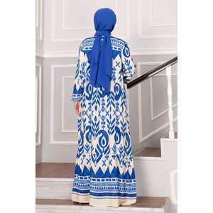 Robe Crème pour Femme en Viscose 100% avec Détails Demi-Boutonnage - Product Image 2