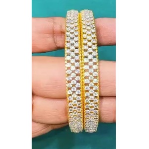 Acabado dorado a la moda con aspecto de piedras, dos juegos de brazaletes, brazaletes abiertos con estilo para mujer, para ropa de boda - Product Image 1