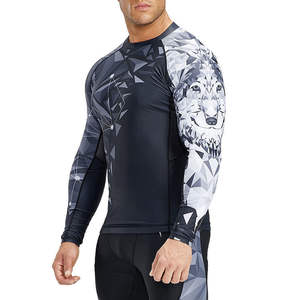 Chemise anti-éruption de compression athlétique pour hommes, tissu durable conçu pour le MMA et l'entraînement. - Product Image 2