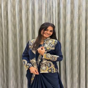 Conjunto de Lehenga Saree Francés Elegante VASTRA COTTAGE con Bordado, Talla Única, Blusa Completamente Cosida, Estilo Festivo - Product Image 2