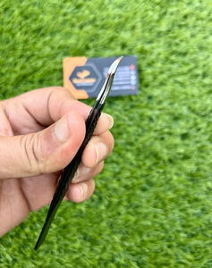 Pince à cils professionnelle en acier inoxydable solide noir mat avec pointe en fibre d'anneau de volume de poignée de diamant et forme de crochet incliné - Product Image 5