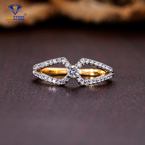 Lab-Stone Party Wear Bague en diamant 0.32 TDW Diamant taille ronde Or jaune Couleur EF-VS - Product Image 1