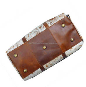 Sac à main en cuir de fourrure usiné à la main très exigeant en cuir sculpté femmes sac de style occidental vintage - Product Image 2