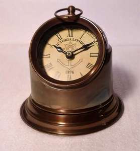 Reloj de mesa de casco de buceo náutico de alta calidad hecho a mano, metal de latón más vendido con base de madera directo de proveedores indios - Product Image 3