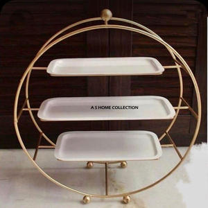 Soporte de Pastel de Metal Dorado de la Mejor Calidad para Bodas, Fiestas Modernas y Eventos, Hecho a Mano para Decoración de Bodas - Product Image 1