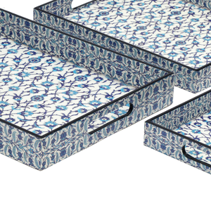 Bandeja de Madera Artesanal con Diseño Abstracto en Esmalte para Servir y Decorar el Hogar con un Colorido Diseño en Esmalte - Product Image 2