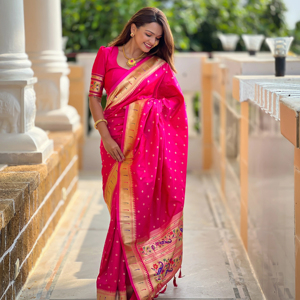 Hermoso Sari de seda con diseño de Zari Weaving Meenakari - Product Image 1