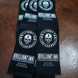 Etiqueta tejida de ropa de marca personalizada 100, alta calidad, 2x5cm, etiqueta de tela para ropa, logotipo, técnica de estampado en caliente, pliegue final/centro - Product Image 6