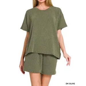 ผู้ผลิตขายส่งชุดเซ็ตสองชิ้นเสื้อยืดแขนสั้นกางเกงขาสั้นเหนือเข่าสีพื้นลำลองสำหรับฤดูร้อนสำหรับผู้หญิง - Product Image 3