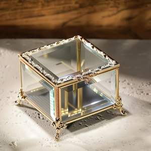 Boîte à bijoux minimaliste en métal et en verre, design contemporain élégant, adapté à l'intérieur moderne de la maison - Product Image 5