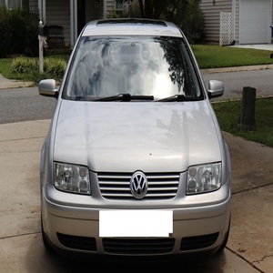 VOLKSWAGEN BORA 1999 USADO, con Volante a la Izquierda/Derecha - Product Image 1
