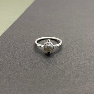 แหวนแร่แลบราโดไรต์สีฟ้าสไตล์วินเทจสำหรับผู้หญิงหินเดี่ยวแบบแฮนด์เมด925เป็นของขวัญประจำวัน - Product Image 3