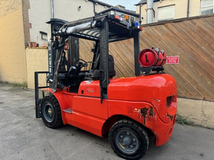 Montacargas Diésel de 5 Toneladas FD30 Usado/Nuevo 2024 con Desplazador Lateral Hidráulico y Neumáticos Sólidos en Venta en Japón, Alta Calidad y Precio Económico - Product Image 3