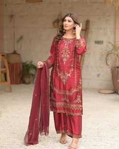 Costume pakistanais en organza pur à la mode avec pantalon et Dupatta pour une tenue de soirée époustouflante Regardez les prix de gros - Product Image 3
